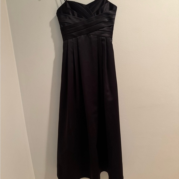 Black Ruched Gown - Picture 2 of 8